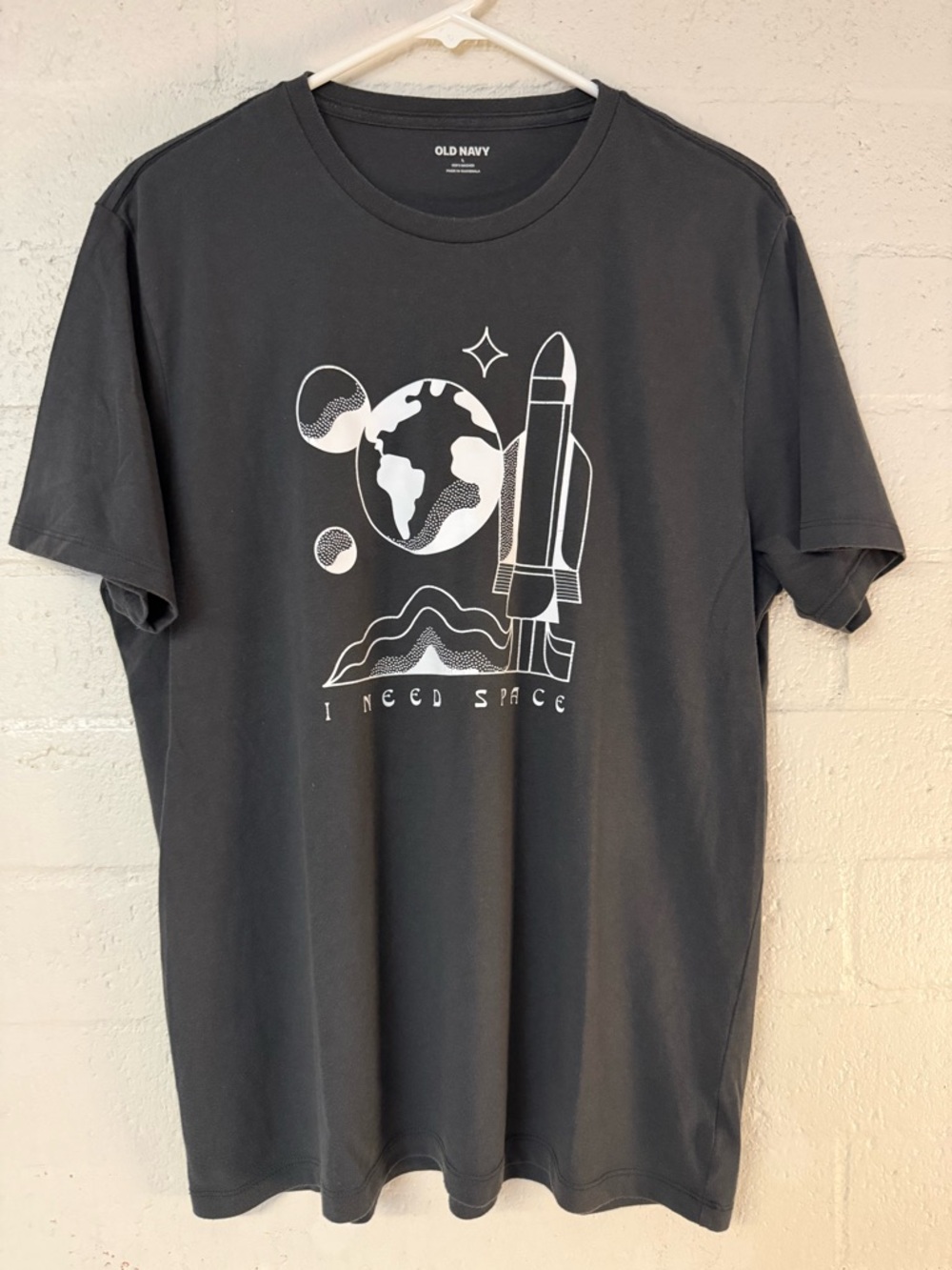 Old Navy Gray Short-Sleeve Graphic Tee with White Space Rocket Print